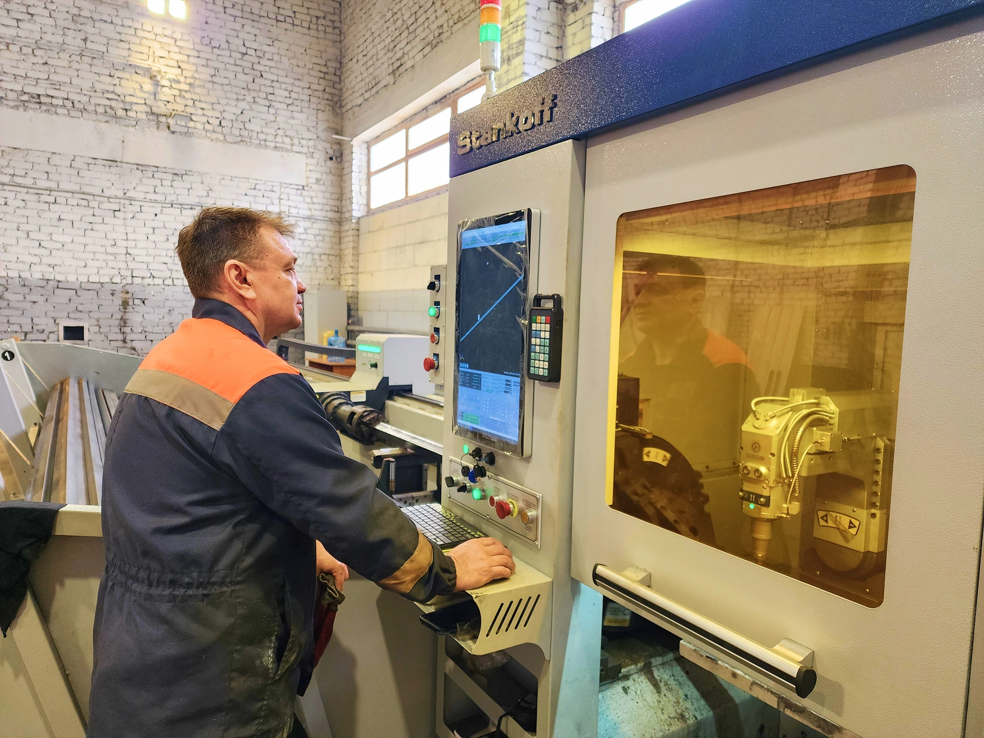 Важный шаг в модернизации производства - запуск нового оборудования